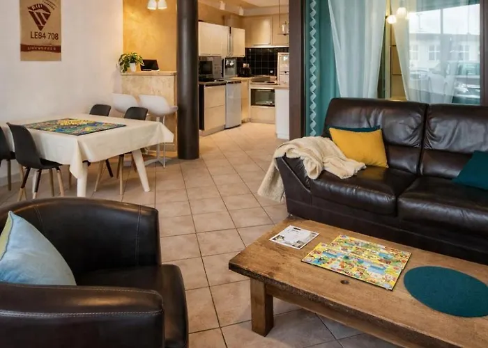 Grand Spacieux Au Centre De Chambery, Gare A Pied *